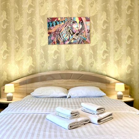 Apartpoltava Новий Будинок, В Самому Центрі 2-Окремі Кімнати, Панорамний Балкон Poltava Exterior foto