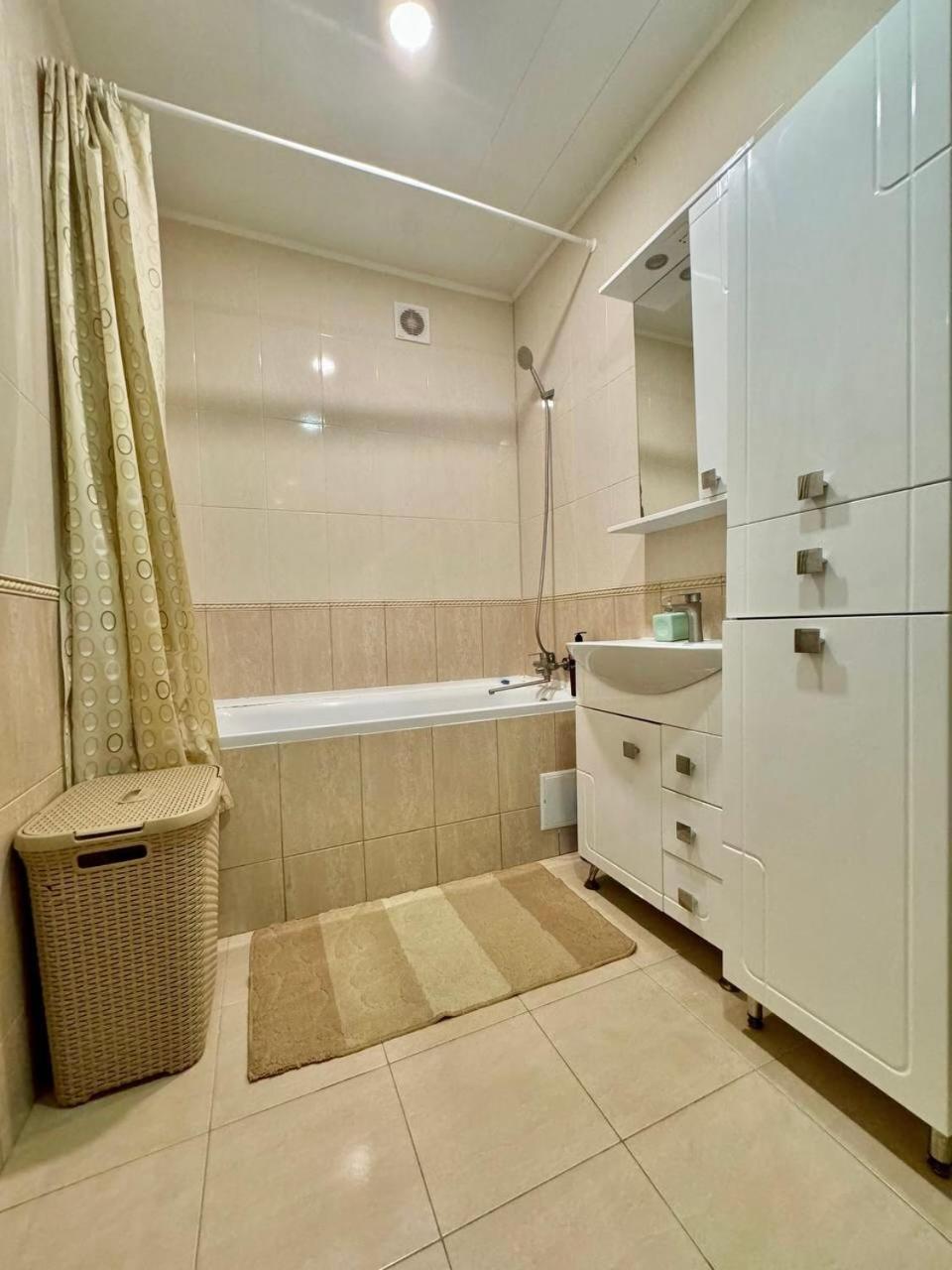 Apartpoltava Новий Будинок, В Самому Центрі 2-Окремі Кімнати, Панорамний Балкон Poltava Exterior foto